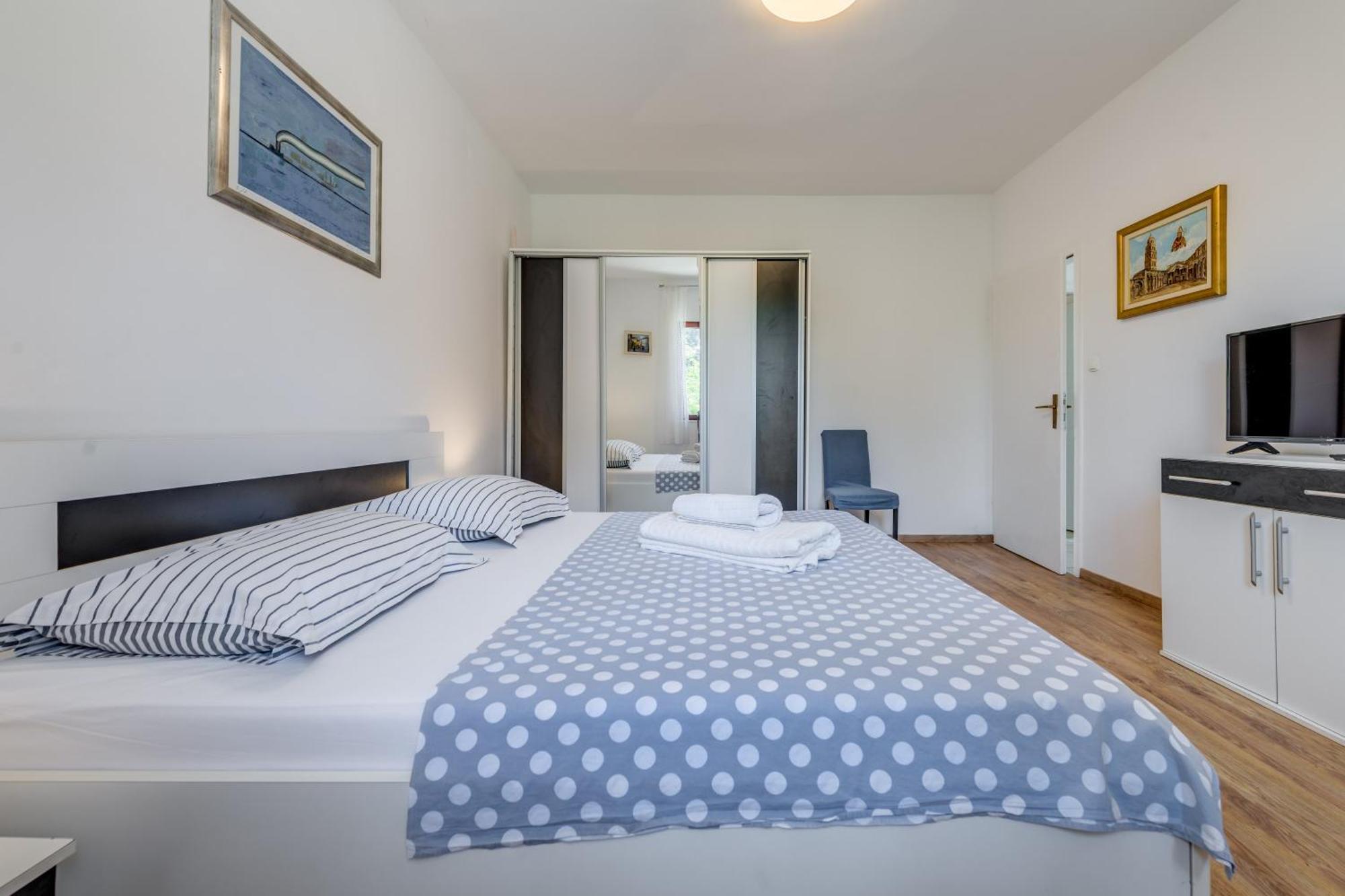 Beachfront Drazen, With Garden And Parking Apartment *